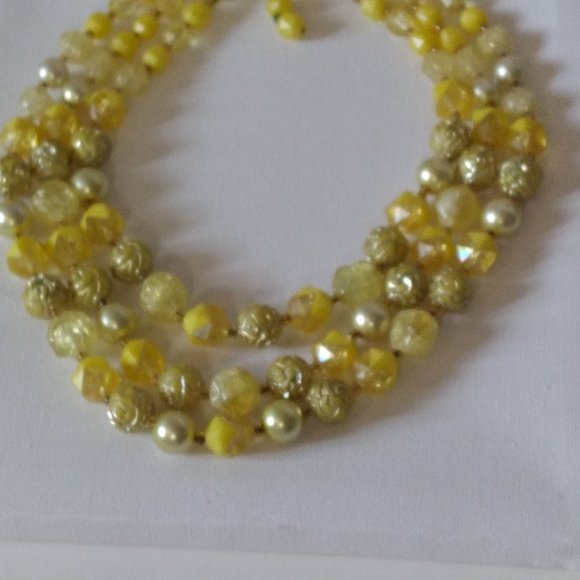 Eye catching, Vintage Triple Strand,Yellow & Gold Beaded Western Germany Stamped - Picture 4 of 8